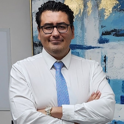 Dr. Abraham Eugenio Bravo Torres, Psiquiatra y director médico